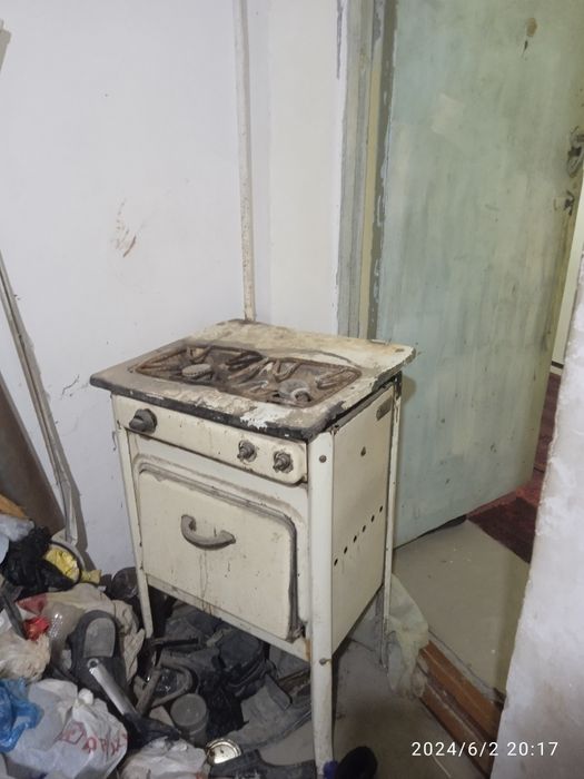 Б/у, продаётся трубы пластик, чугунный, газовая плиталита