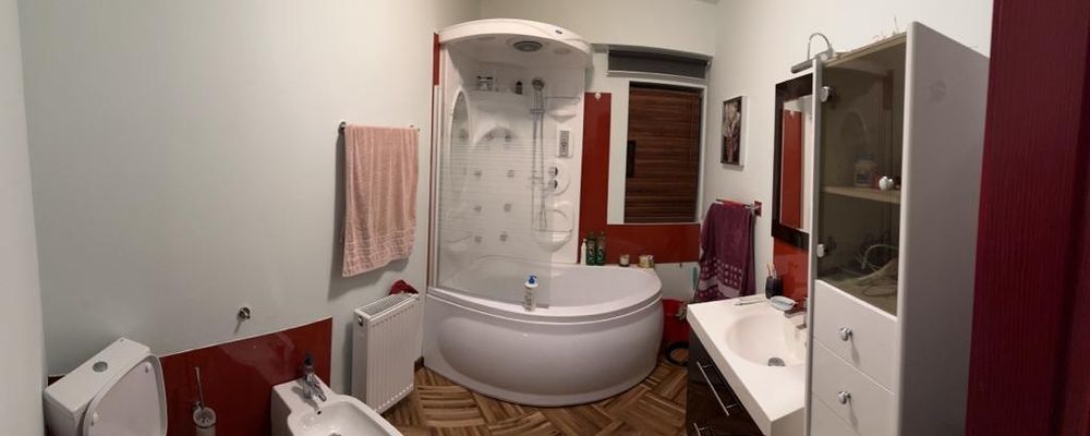 Apartament 4 - 5 camere - 2 ap. unite, TVA mic
