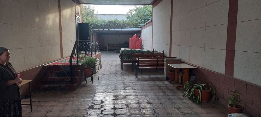 Пиштган ғиштдан қурилган 6-сотихдан иборат тайер подключ коттедж