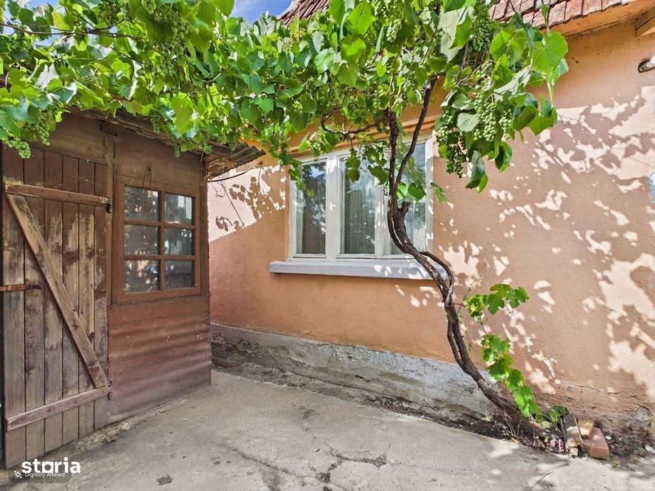 Casă Tileagd, 25 km Oradea, teren 328 mp