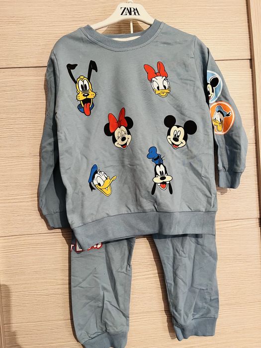 Продам костюмы детские