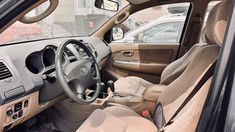 Тойота фортунер 2010