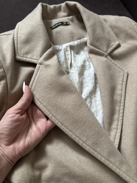 Удлиненный пиджак теплый