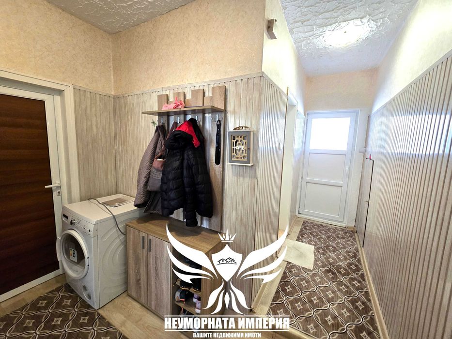 Продавам тристаен апартамент и двустаен с общо 176РЗП и гараж в гр.Асеновград, кв.Изток