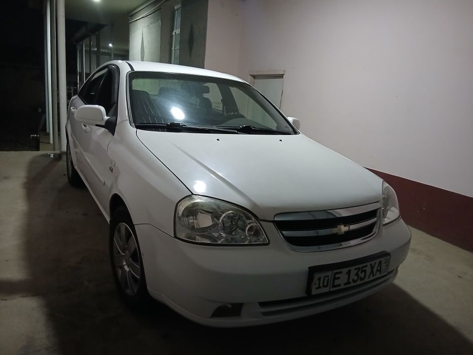 lasetti 1.8  sotiladi