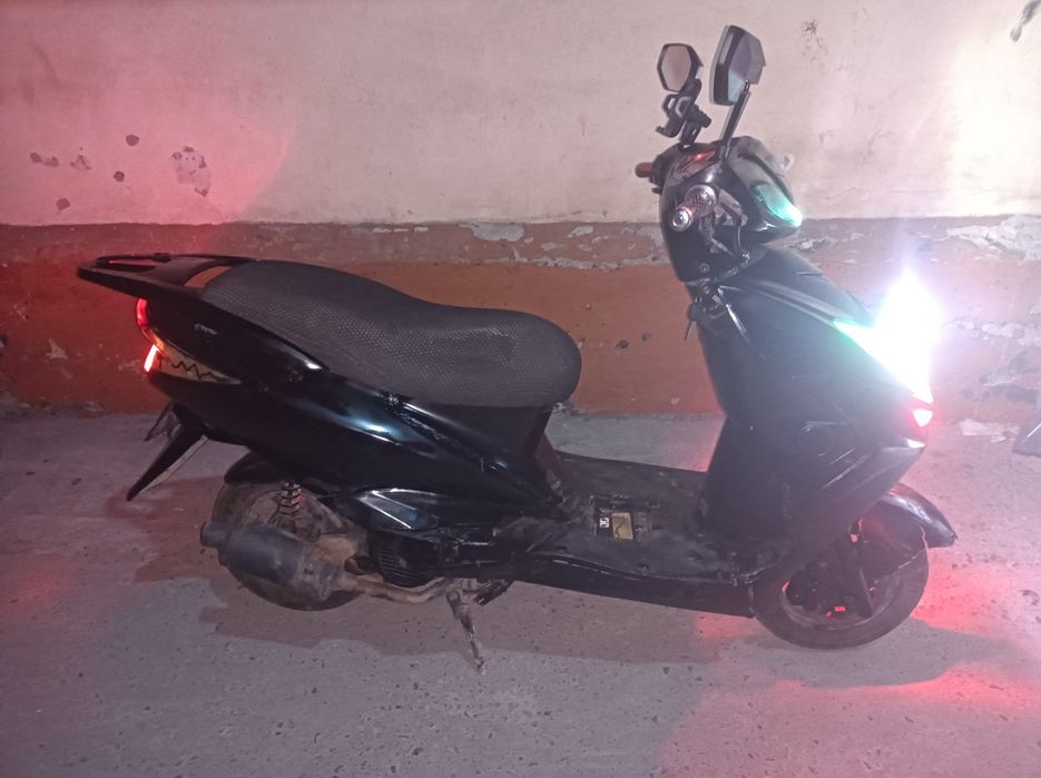 Продаёться скутор 150 кубовый