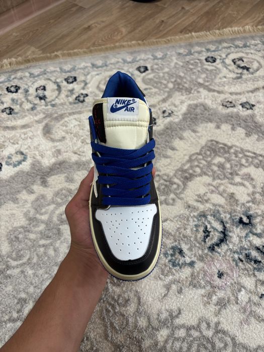 Продам nike air Jordan кроссовку.