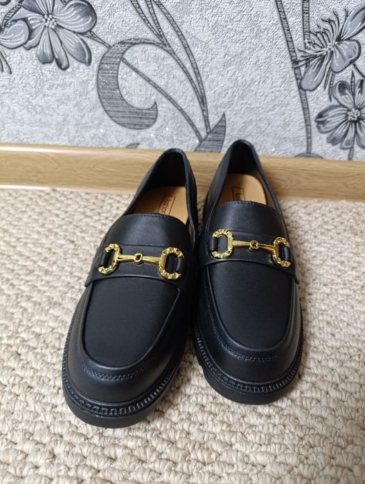 Туфли лоферы 39р новые