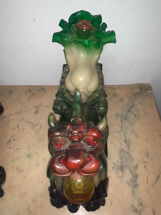 Statuie cu tenta chinezeasca dragon