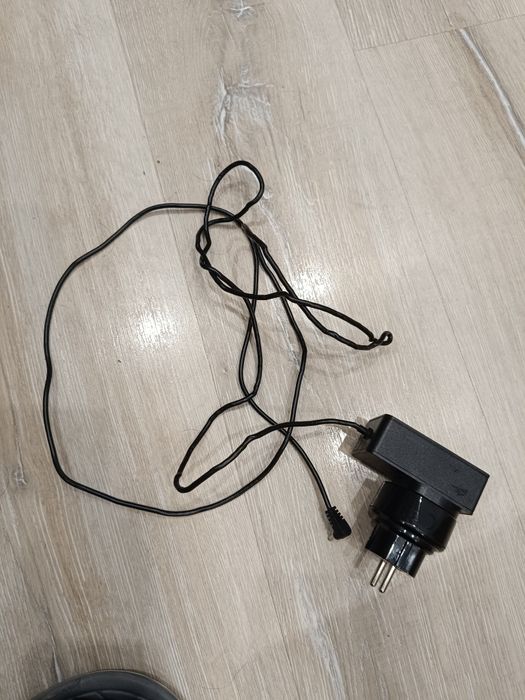 Лаптоп EZbook X3