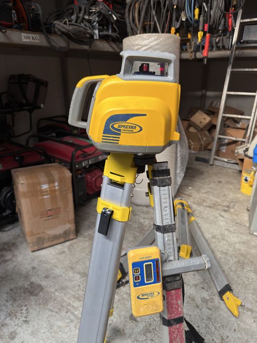 Nivela laser spectra LL300N
