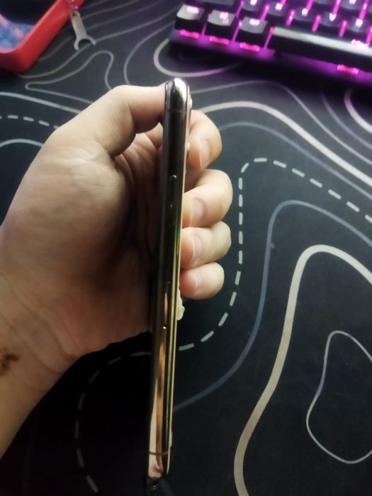 продам iphone 11pro 256gb
