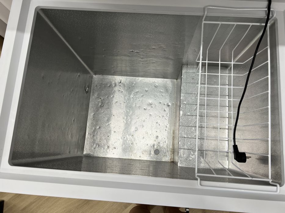 Морозильник б/у все работает