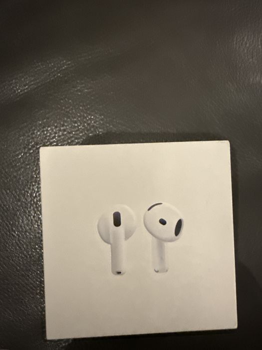Слушалки AirPods 4