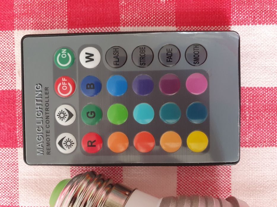 Bec led color cu telecomanda