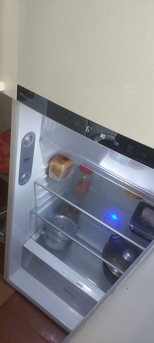 Холодильник большой