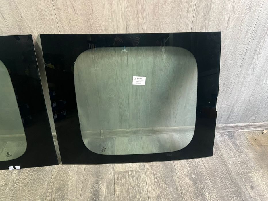 Задние стёкла Хюндай Н350 Solati