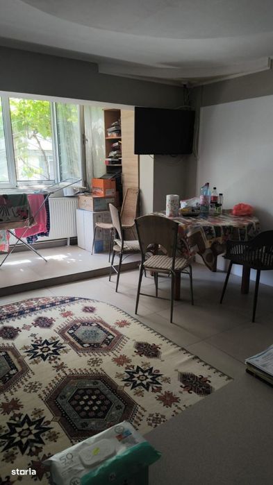 Apartament La Cheie cu 2 camere, zona Garii, parter cu balcon.