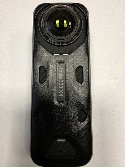 Insta360 X4, доп. батерия, зарядно, предпазен калъф, лещи ...