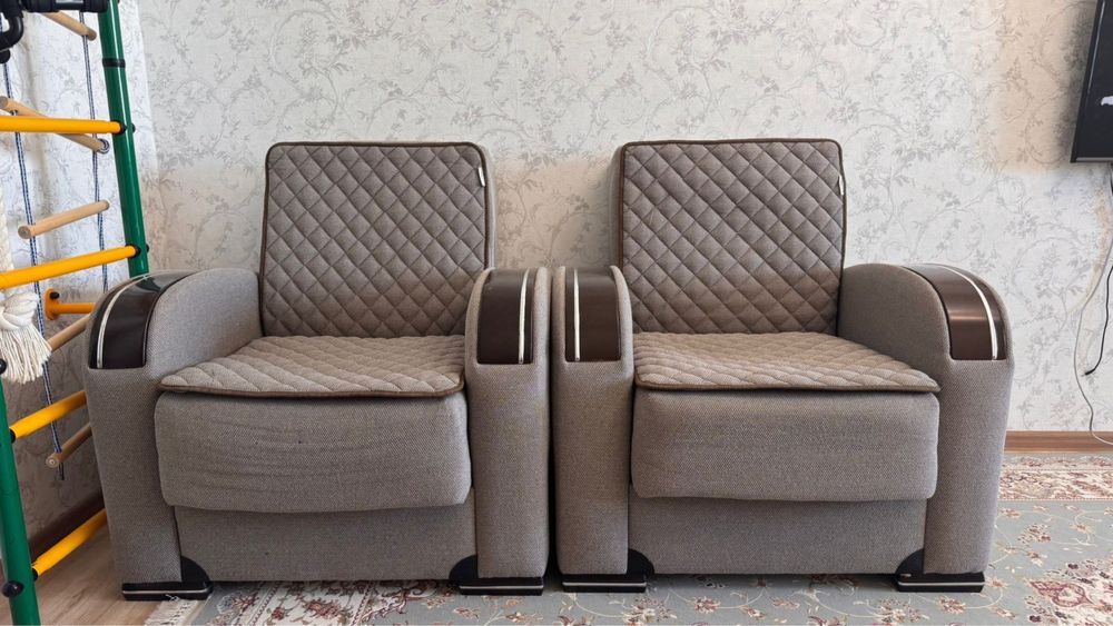 Диван раскладной, 2 кресла б/у + Матрац б/у