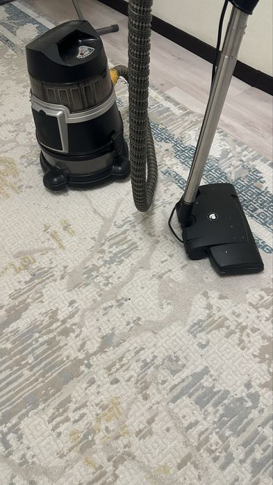 Пылесос Aura Roboclean в рабочем состоянии