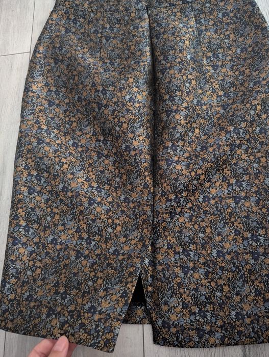 Vand fusta marimea 34,noua,cu eticheta