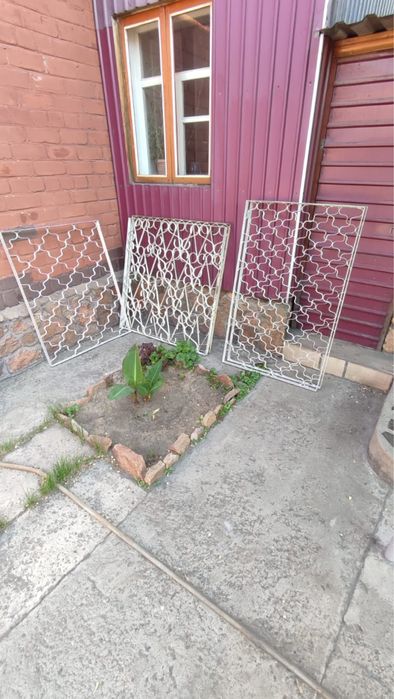 Решетки на окна б/у