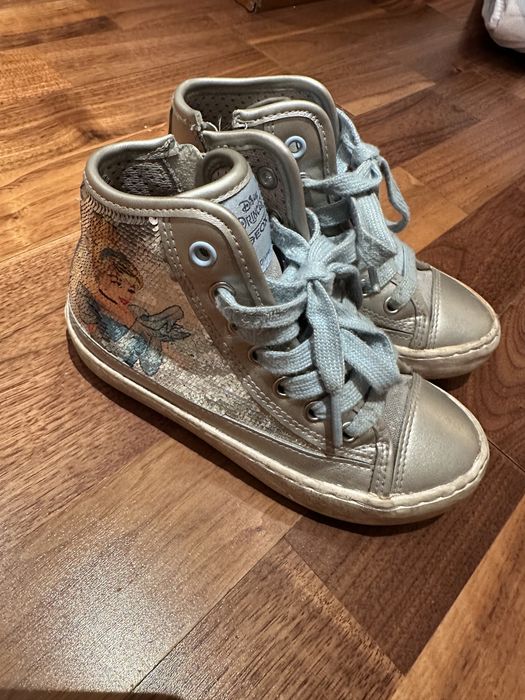 Детские ботинки