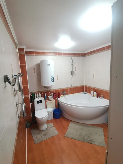 Продаётся 5-ком кв-ра. Улица Керамическся 76