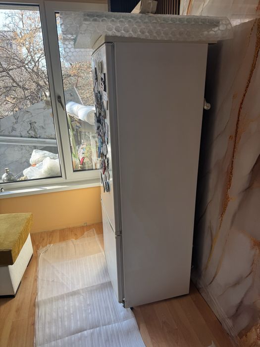 Хладилник с фризер Snaige