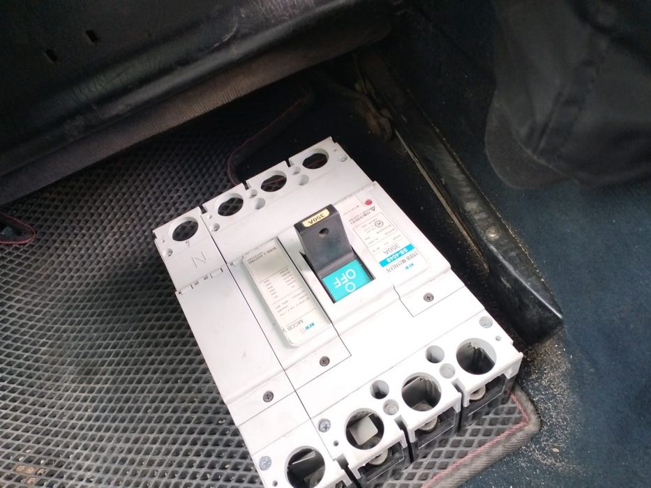 Продам автоматы 400, С16,С25,С50