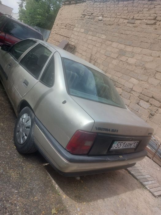 Opel Vectra 1990г