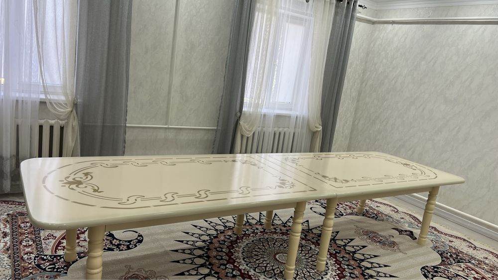 Продается гостинный стол