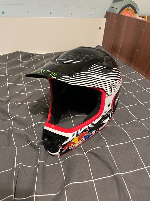 Каска F DORCE ( не е носена)