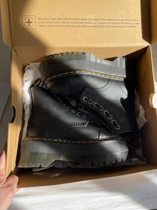 Bocanci dr martens