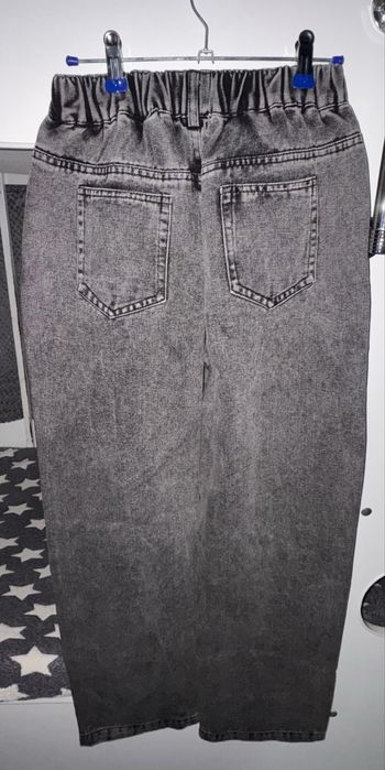 Продам джинсы на девочку