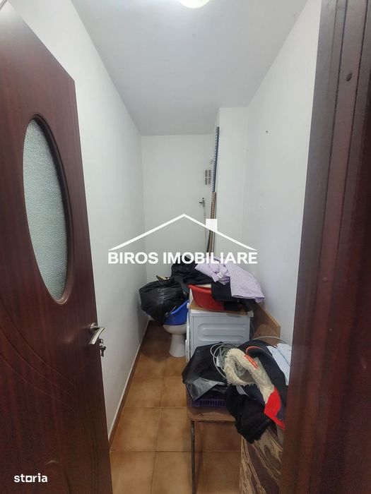3 camere decomandate, 2/4, CT Rovine