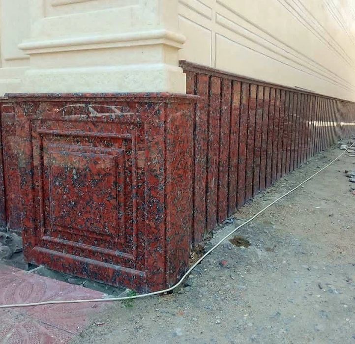 Установка Гранит Корка Мрамор на цокол Фасад из Натуральная Травертин