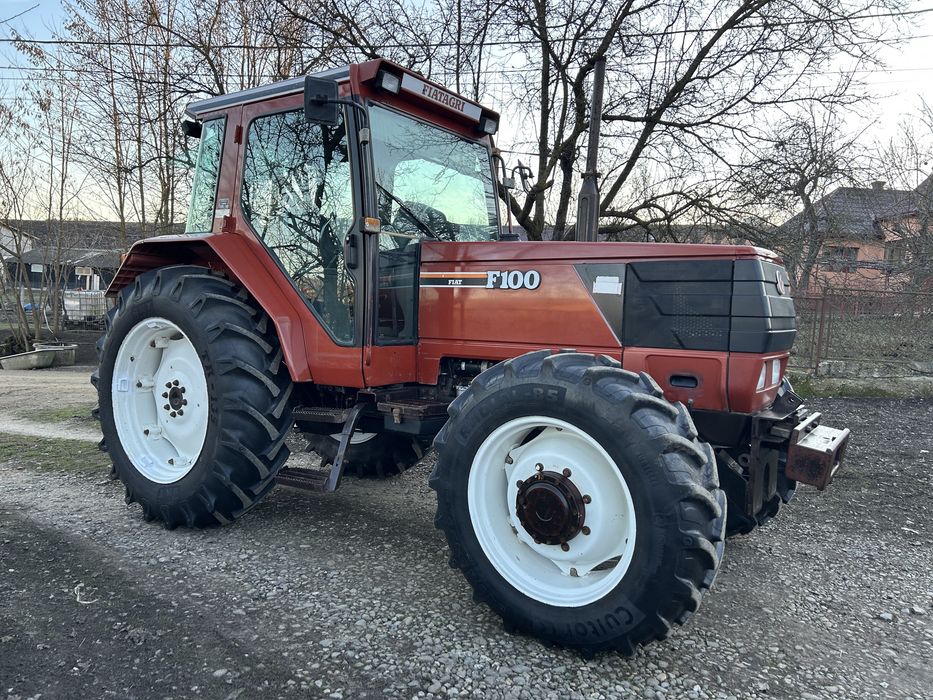 Tractor Fiat F 100. Fiatagri (New Holland)
