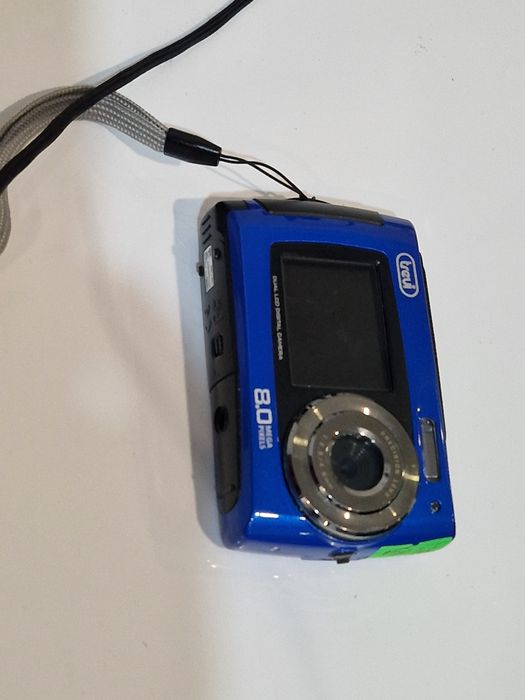 Aparat foto perfect funcțional cu baterii