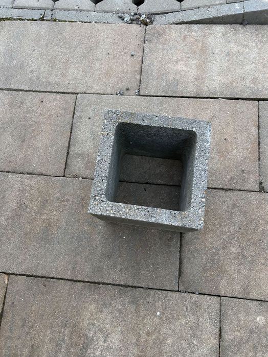 Vând bolțari beton diferite dimensiuni noi