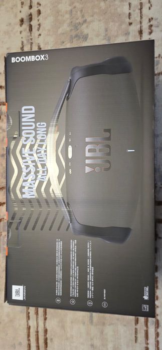 JBL Bombox 3 ...