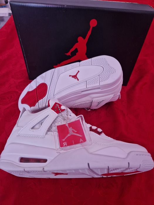 Adidași Jordan Retro patru