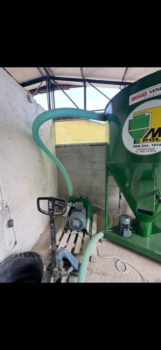 Фуражен смесител