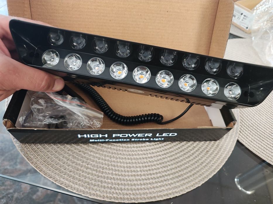 Лед мигаща светлина с няколко програми 9 диода