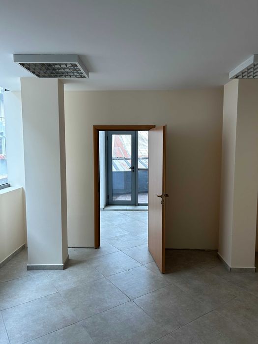 Отдавам офиси под наем