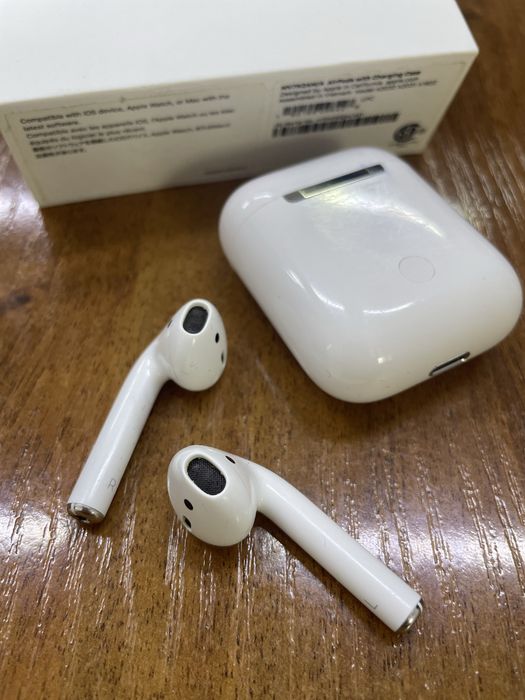 Продам наушники AirPods 2