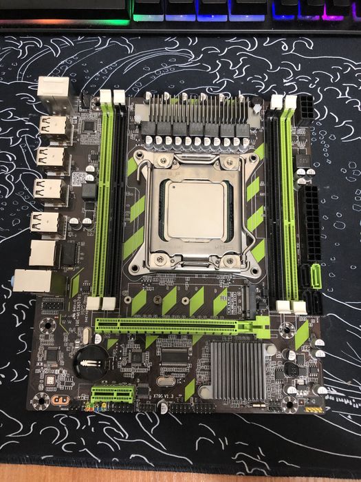 Материнская плата с процессором
