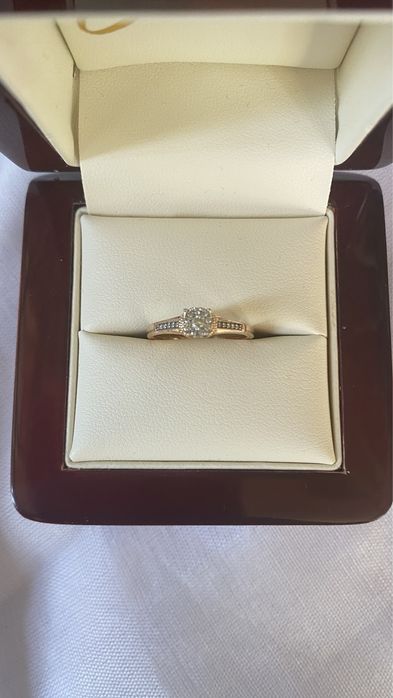 Vand inel de logodna