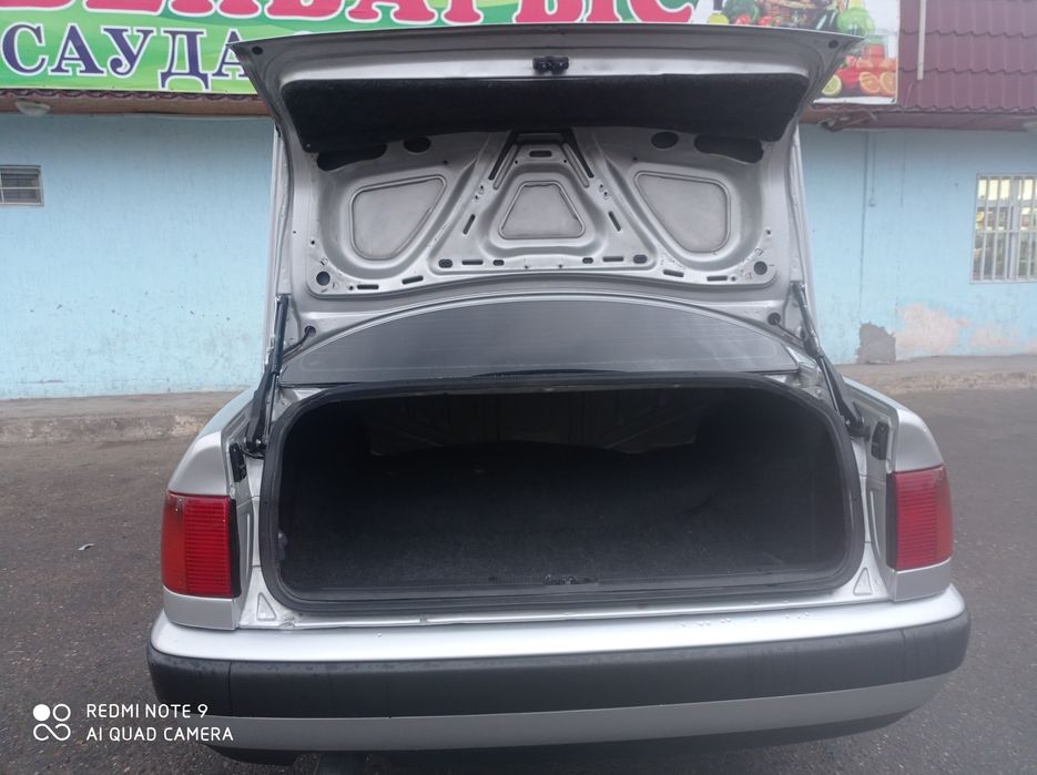 Ауди 100  с4  .,,